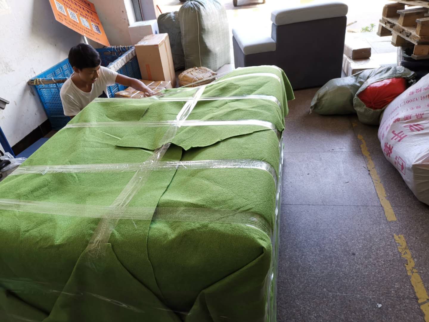 2. 雇佣搬家公司