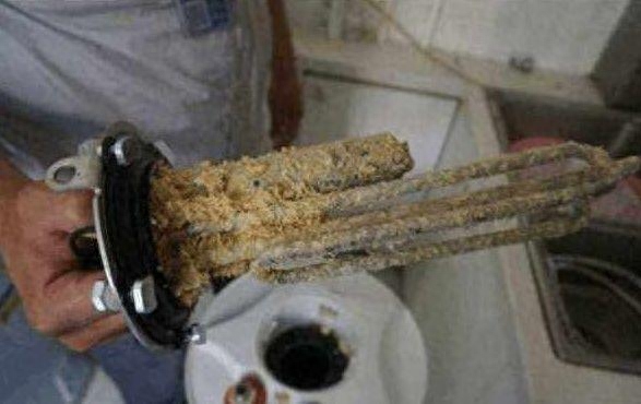 热水器怎么清洗(热水器怎么拆开清洗内胆)