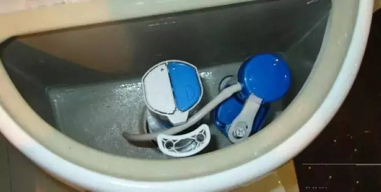 1. 冲水阀