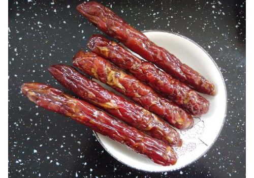 热水泡香肠，烹饪时间更加充分