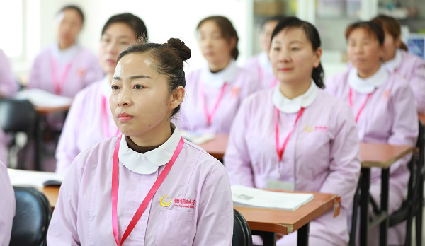 如何选择一家正规的北京培训母婴护理机构