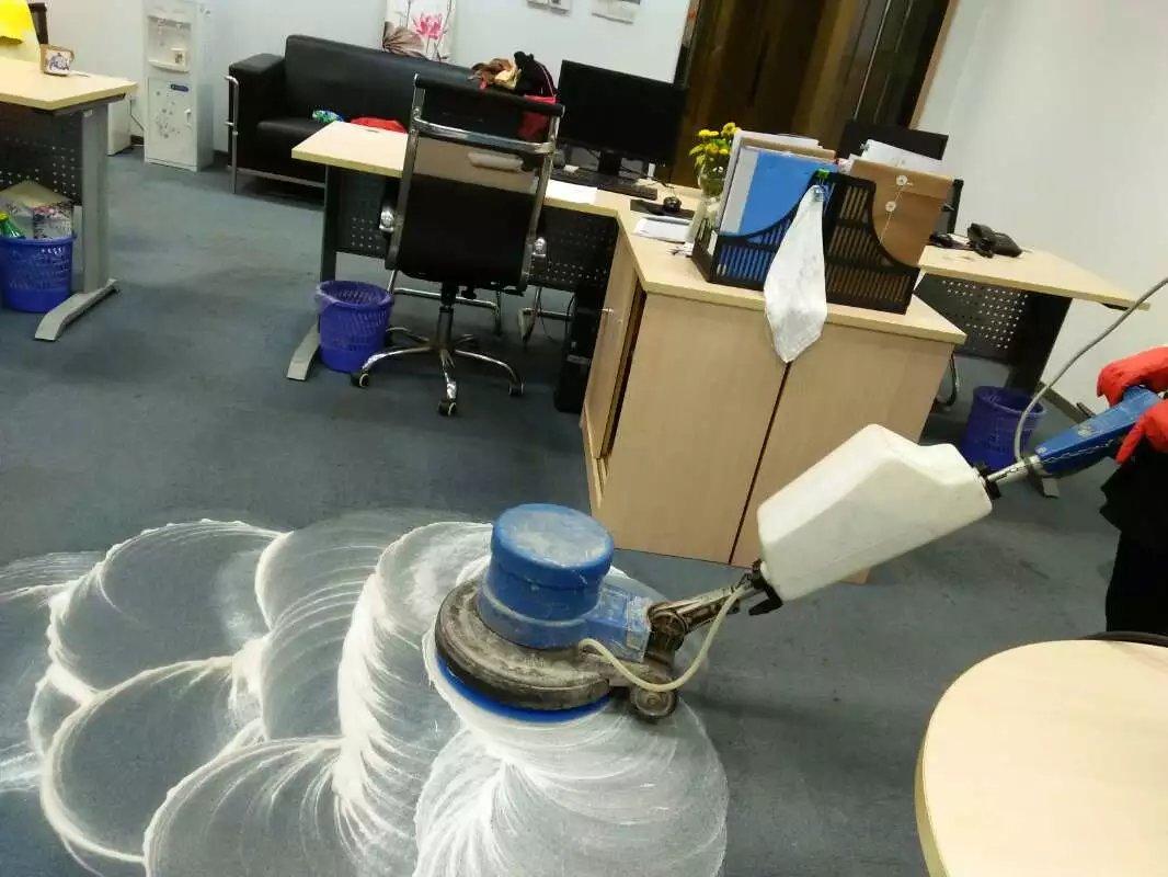 常见的洗地毯方法