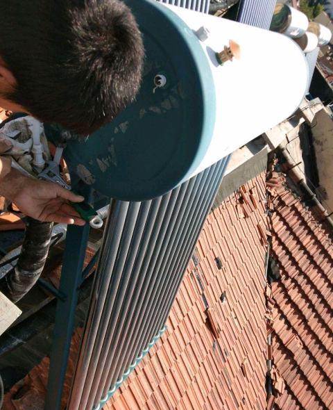 太阳能热水器工作原理