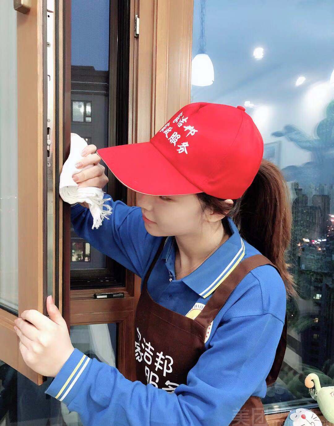 注意事项一：选择正规的家政服务公司
