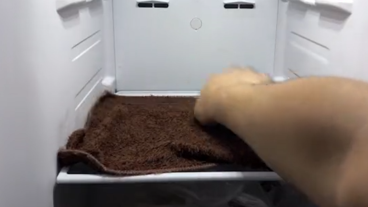 定期清洁冰箱
