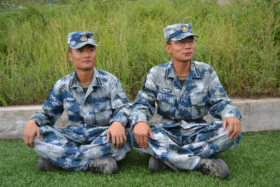 少尉担任排长的条件和要求