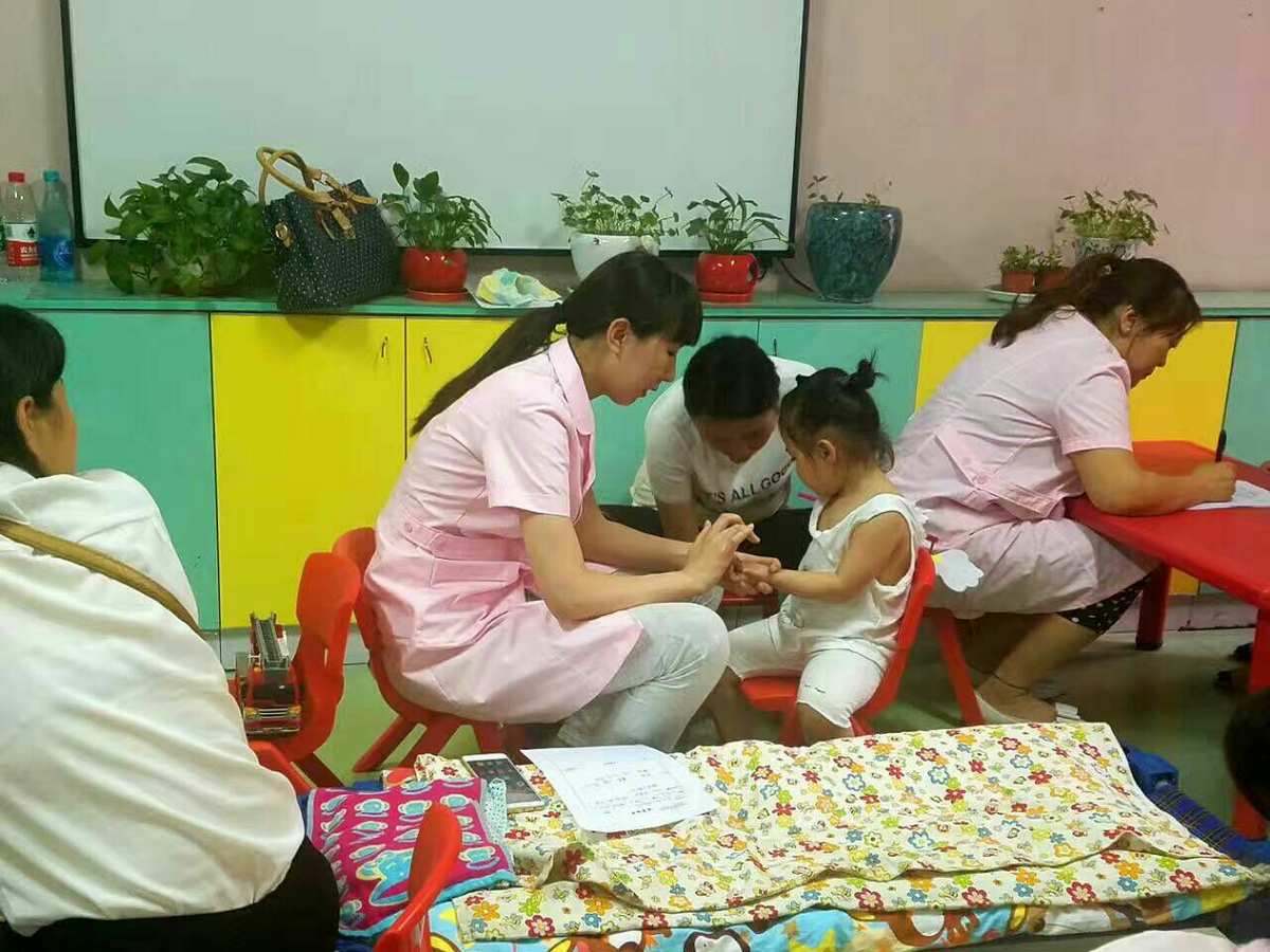 如何选择专业的小儿推拿培训机构