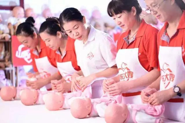 育婴师工资待遇受到哪些因素的影响？