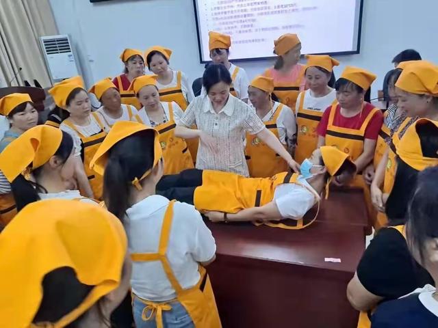 太原月嫂培训机构学费多少合适？