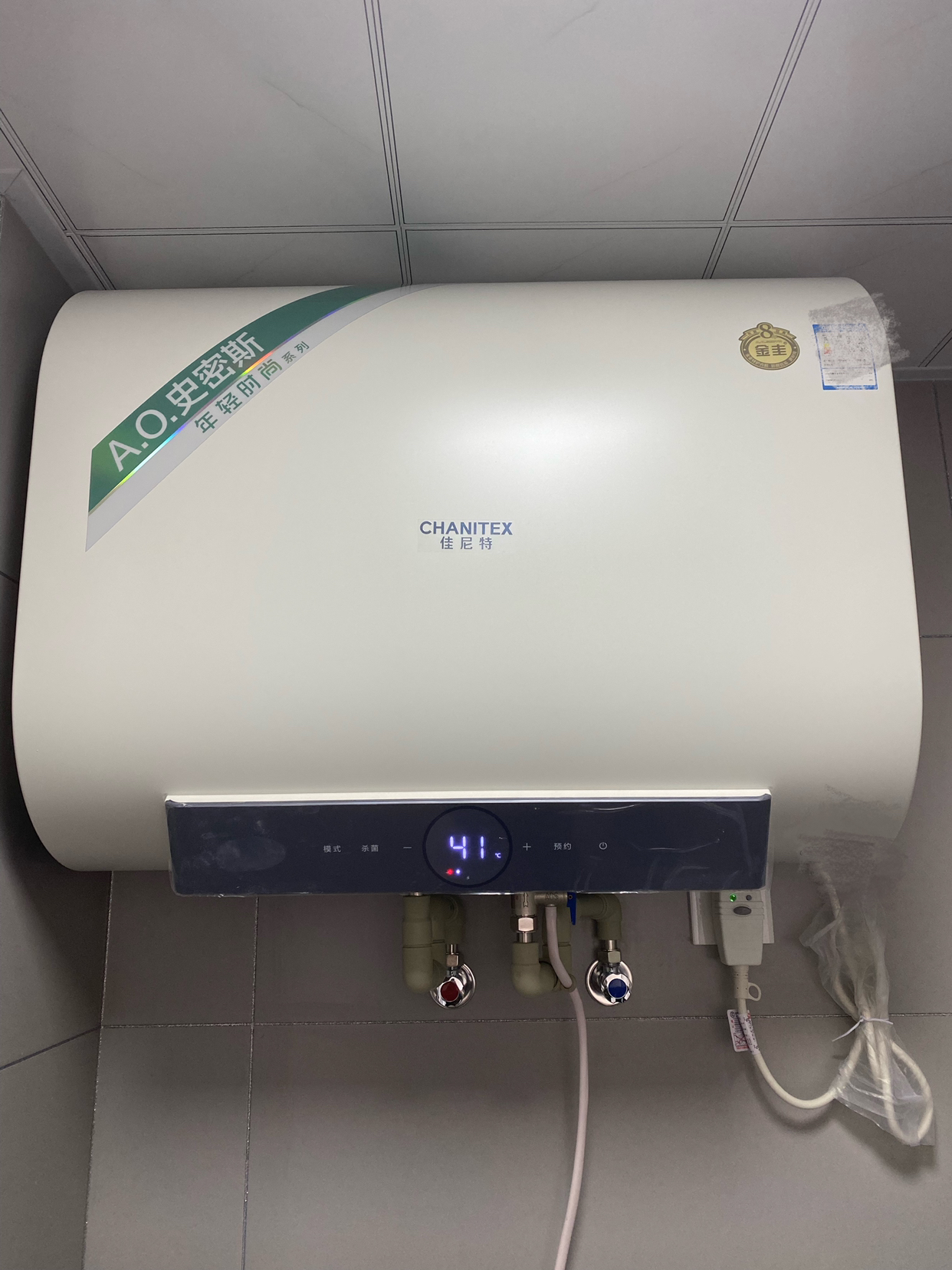 几百块的热水器性能如何