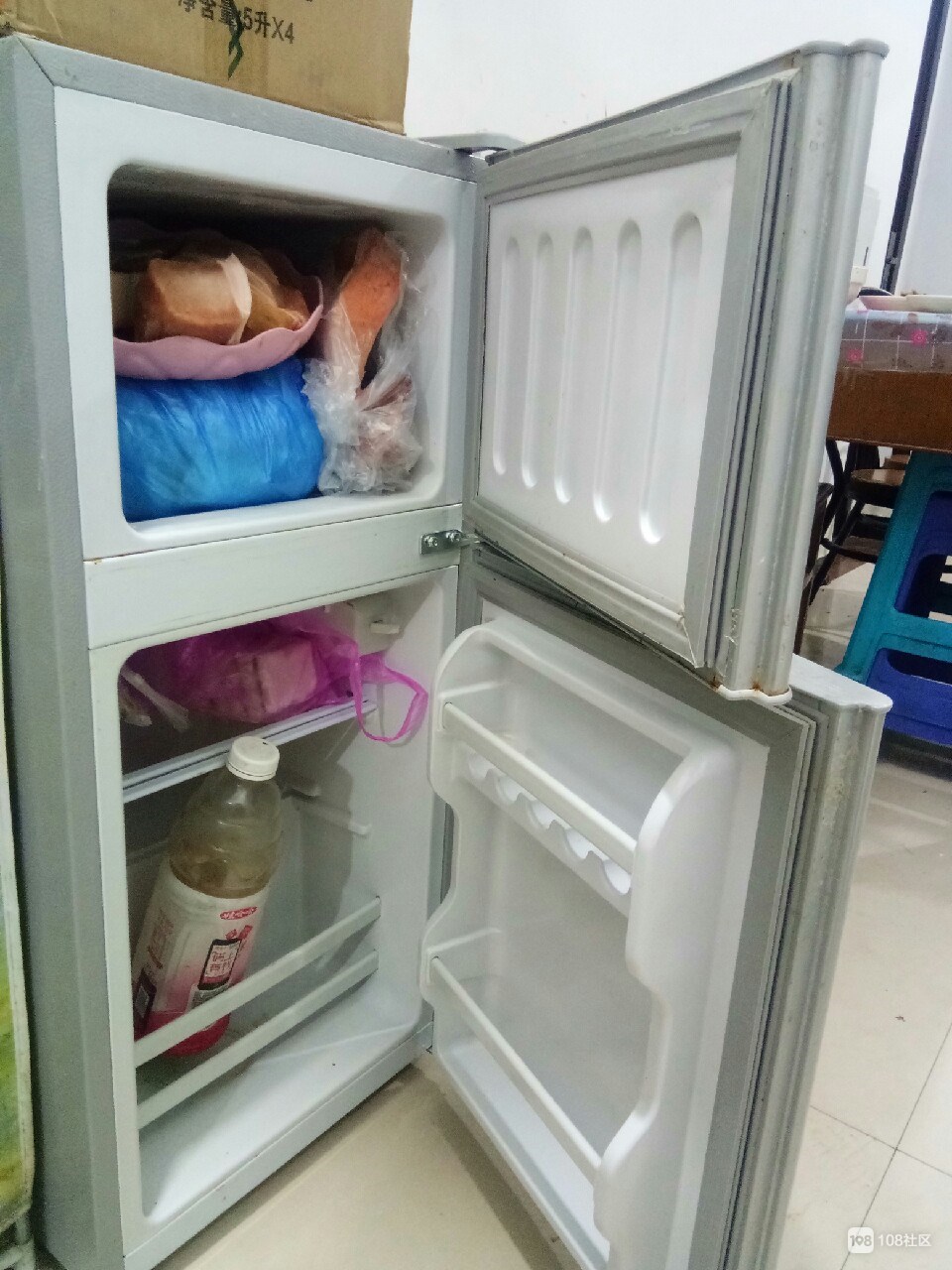 2. 根据食物类型调节温度