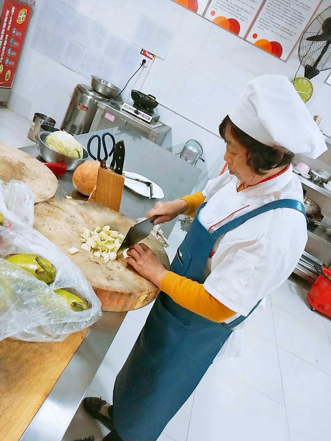 公司找煮饭阿姨