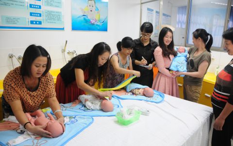 月嫂培训学校费用(月嫂培训学校费用收费标准)