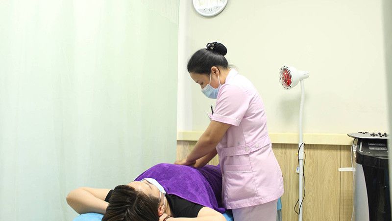 专业护理服务，关怀您的父母
