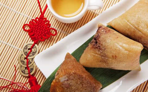 冷冻的粽子是煮还是蒸(如何处理冷冻粽子？-粽子煮还是蒸)
