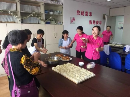 为什么选择爱心大姐家政服务青岛电话？
