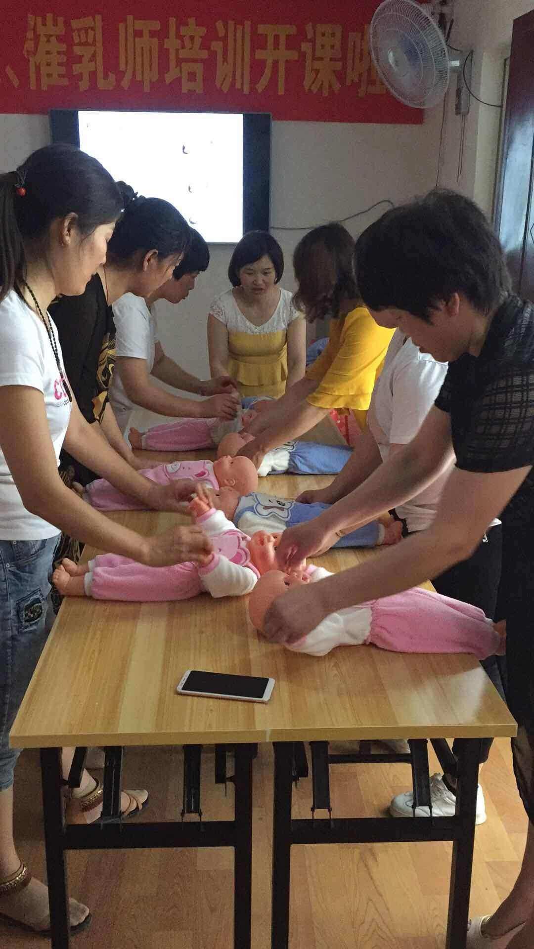 周口月嫂公司的服务特点