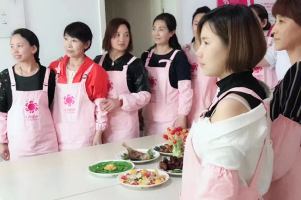 如何选择合适的专业育儿嫂