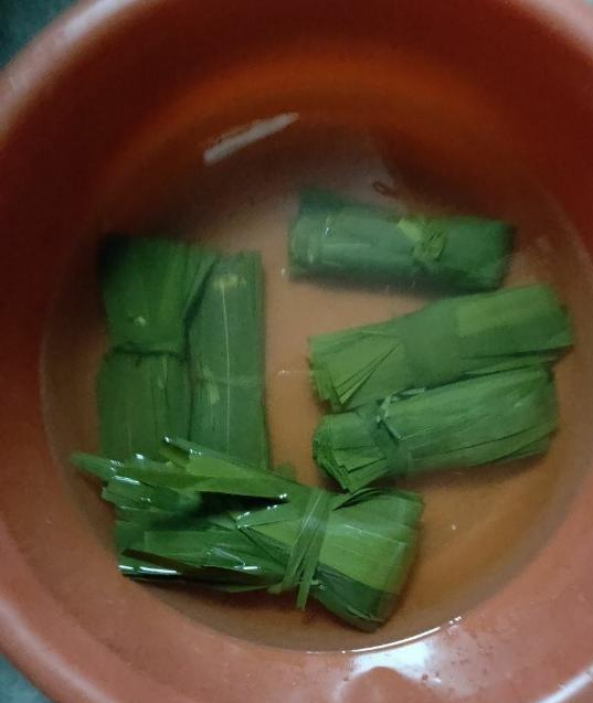 冰冻粽子煮时间
