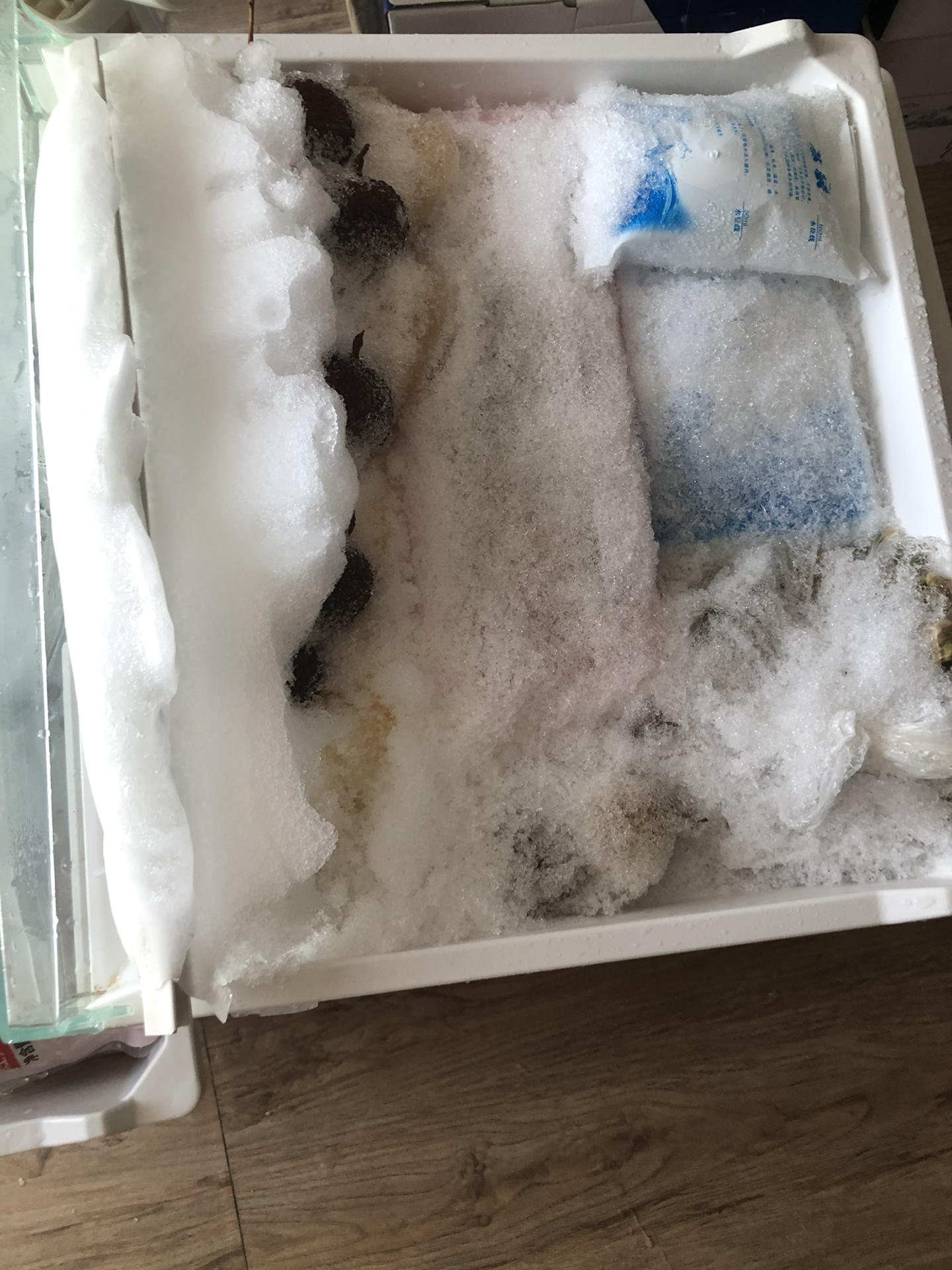 解决冰箱下面结冰严重的方法