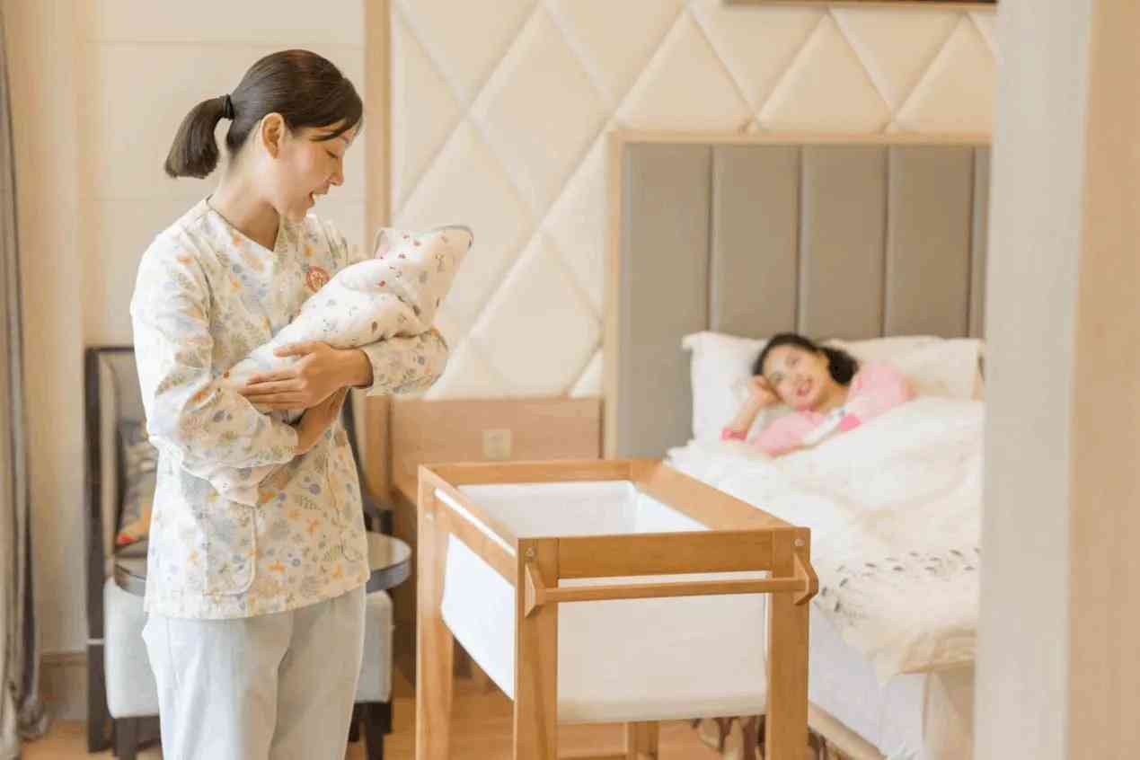 月子中心育婴师费用