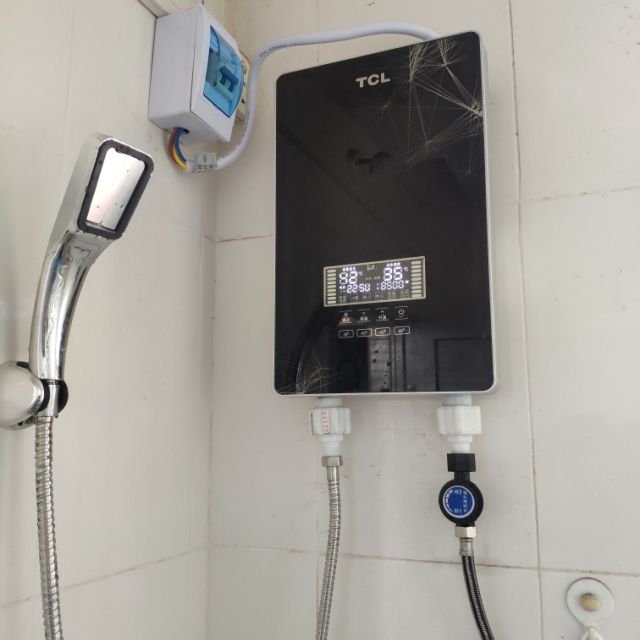 第三步：安装壁挂支架