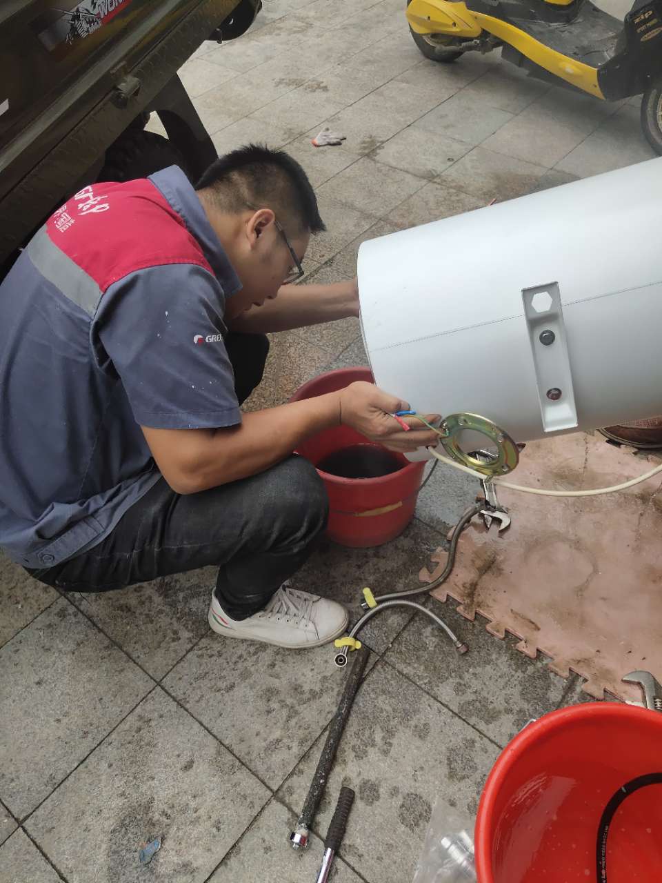 专业维修技术支持，保障您的家电安全