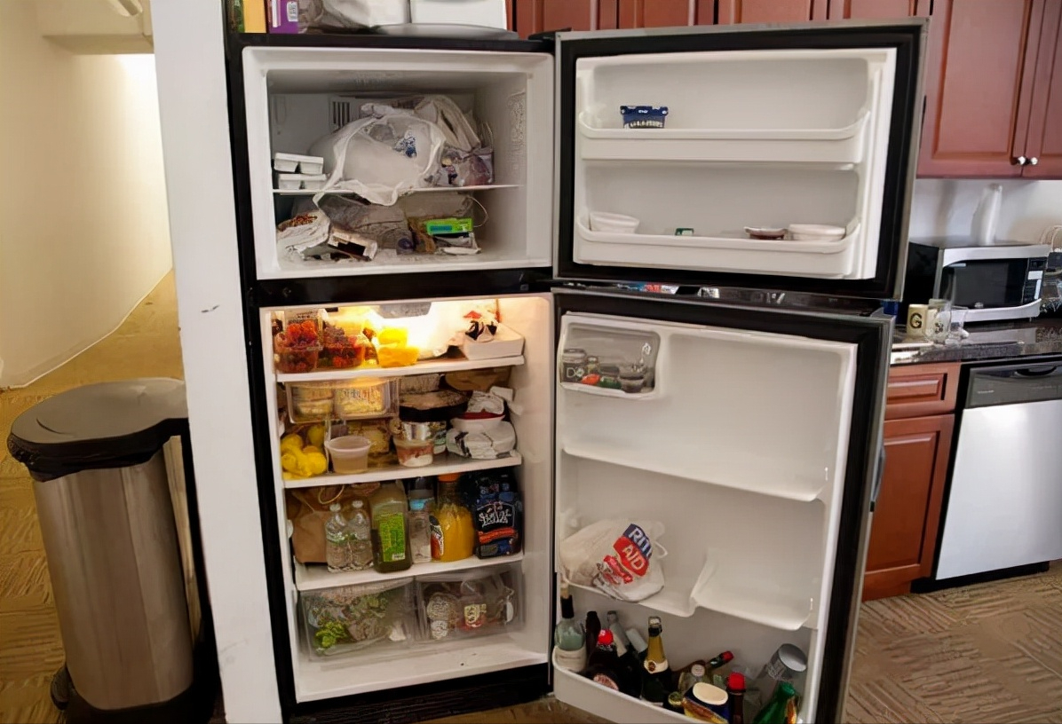 2. 清理食品摆放