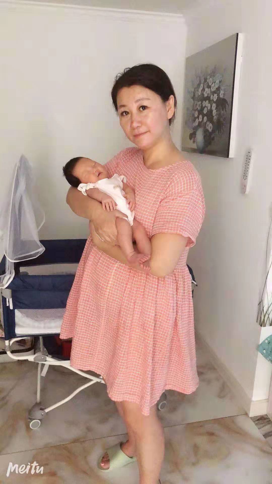 联系柚妈柚子月嫂公司