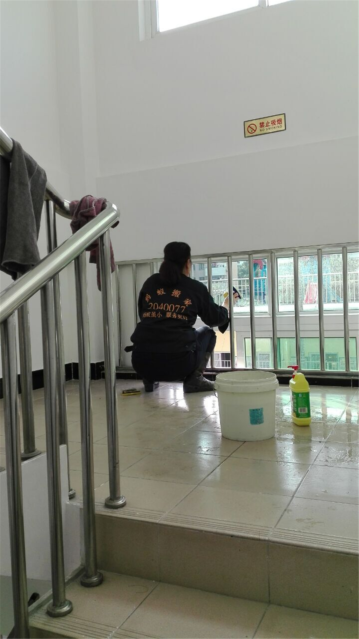 如何预约三台家政保洁电话服务？