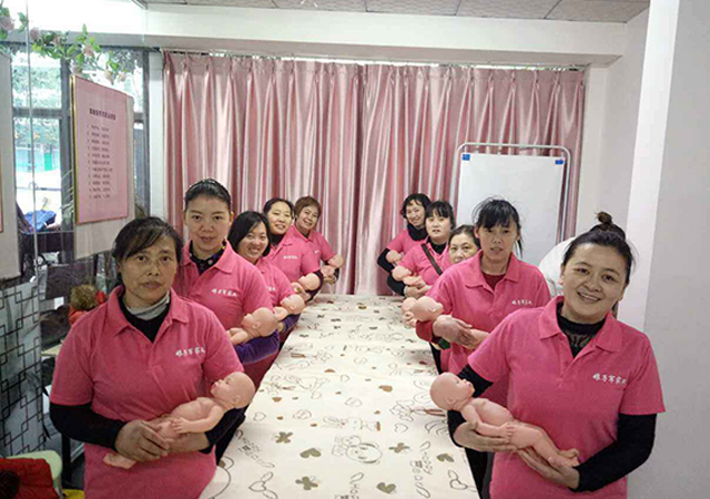 选择优质的西安月嫂公司