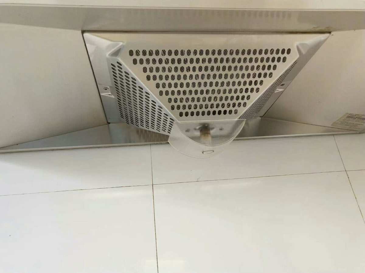 清洗方法一：使用清洗剂