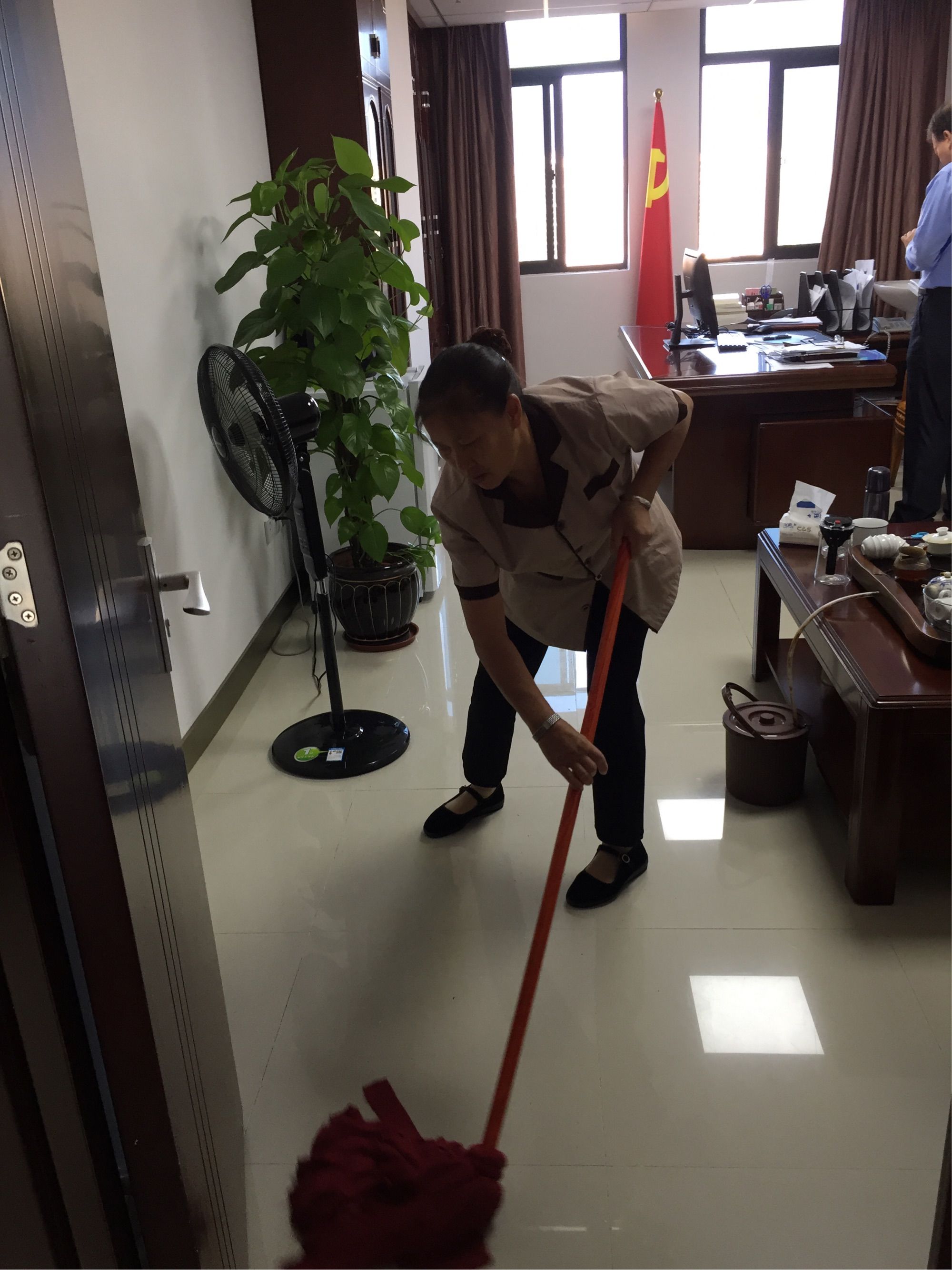 2. XX洁净保洁服务公司