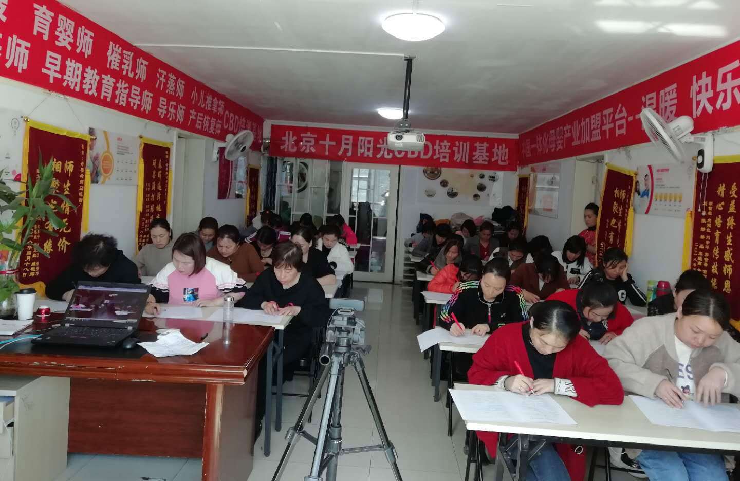 为什么选择荆州月嫂培训学校