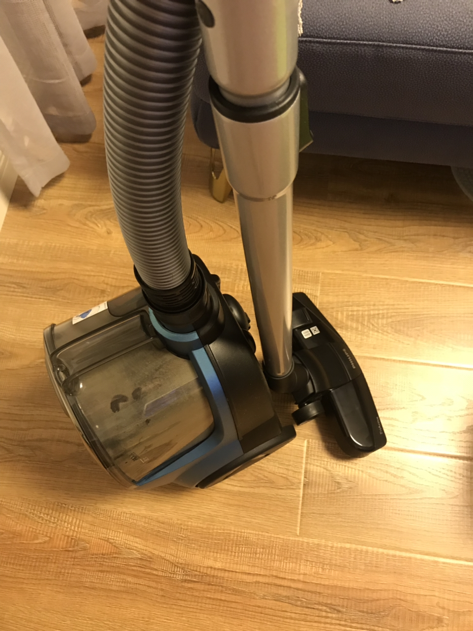 1. xx品牌吸尘器