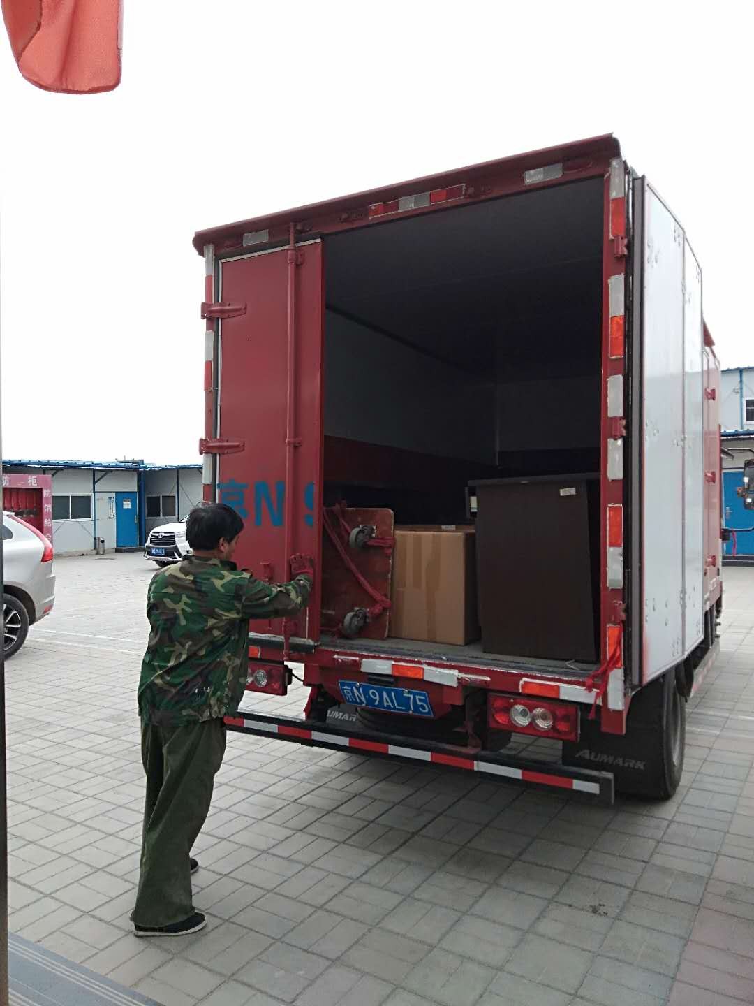 兄弟搬家公司电话附近