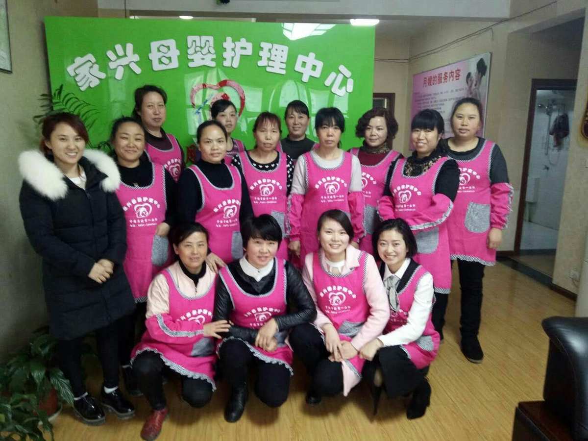 关注培训机构的口碑和评价