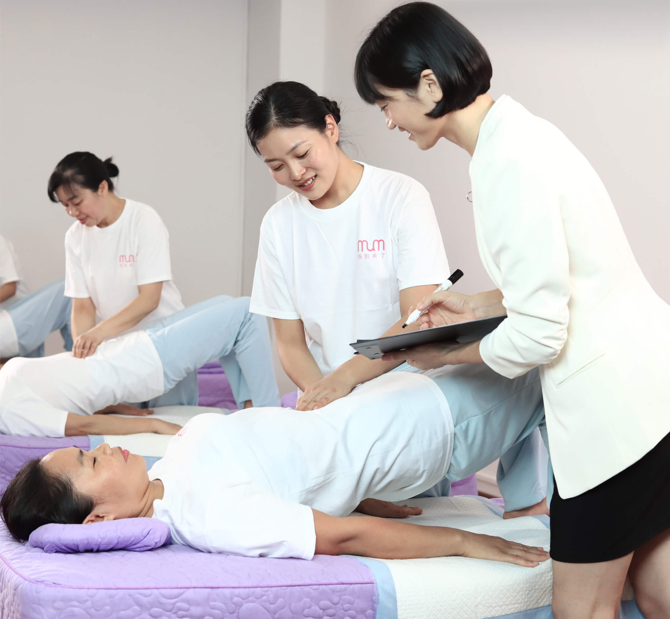 为什么选择深圳妈妈来了月嫂公司
