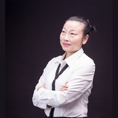 她的坚持