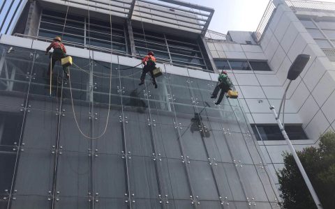 北京高空外墙清洗招聘(高空外墙清洗工招聘)
