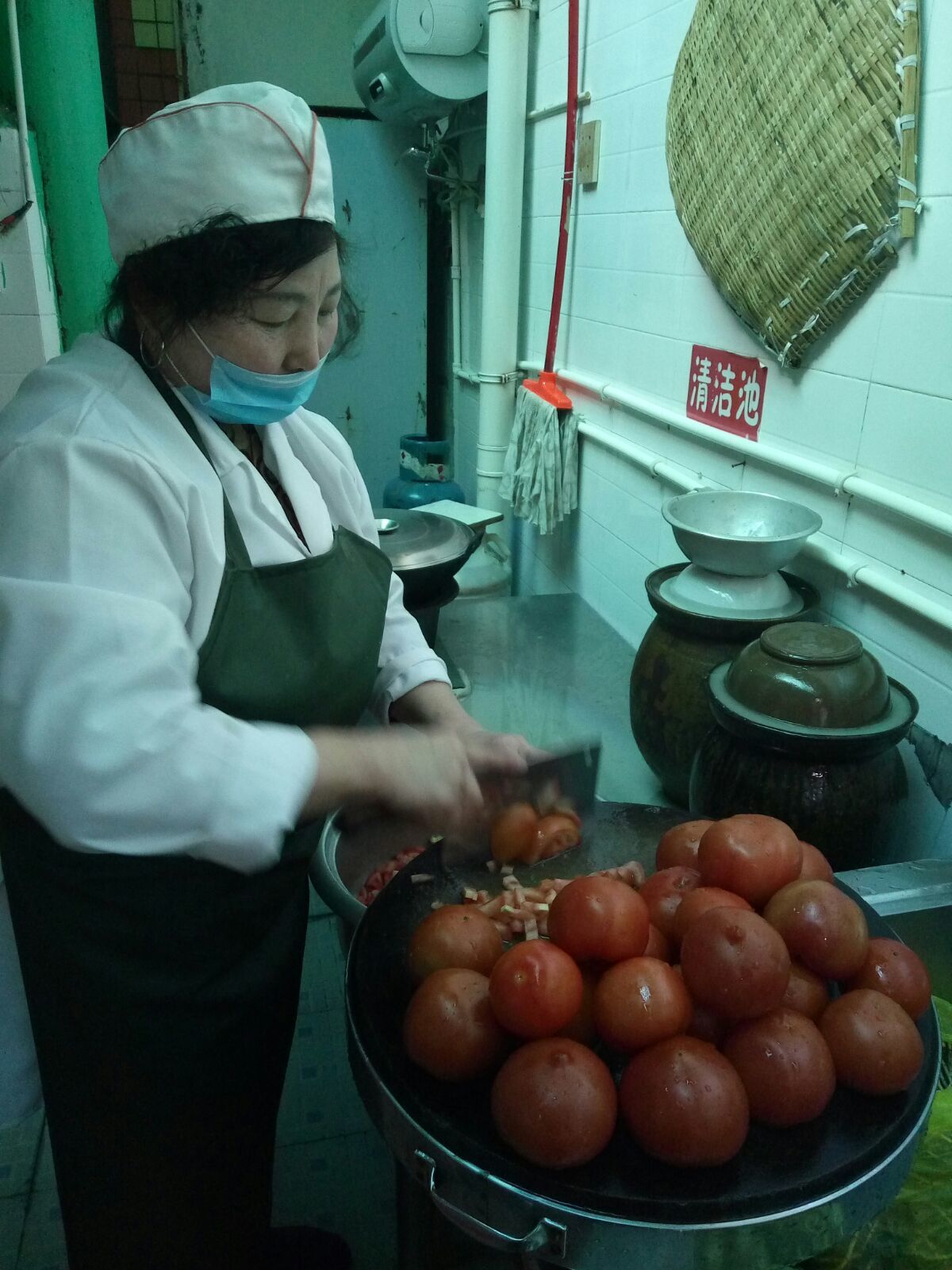 如何预约附近的做饭阿姨？