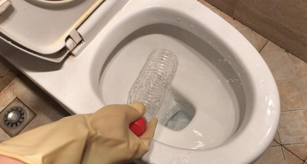 2. 利用热水冲洗