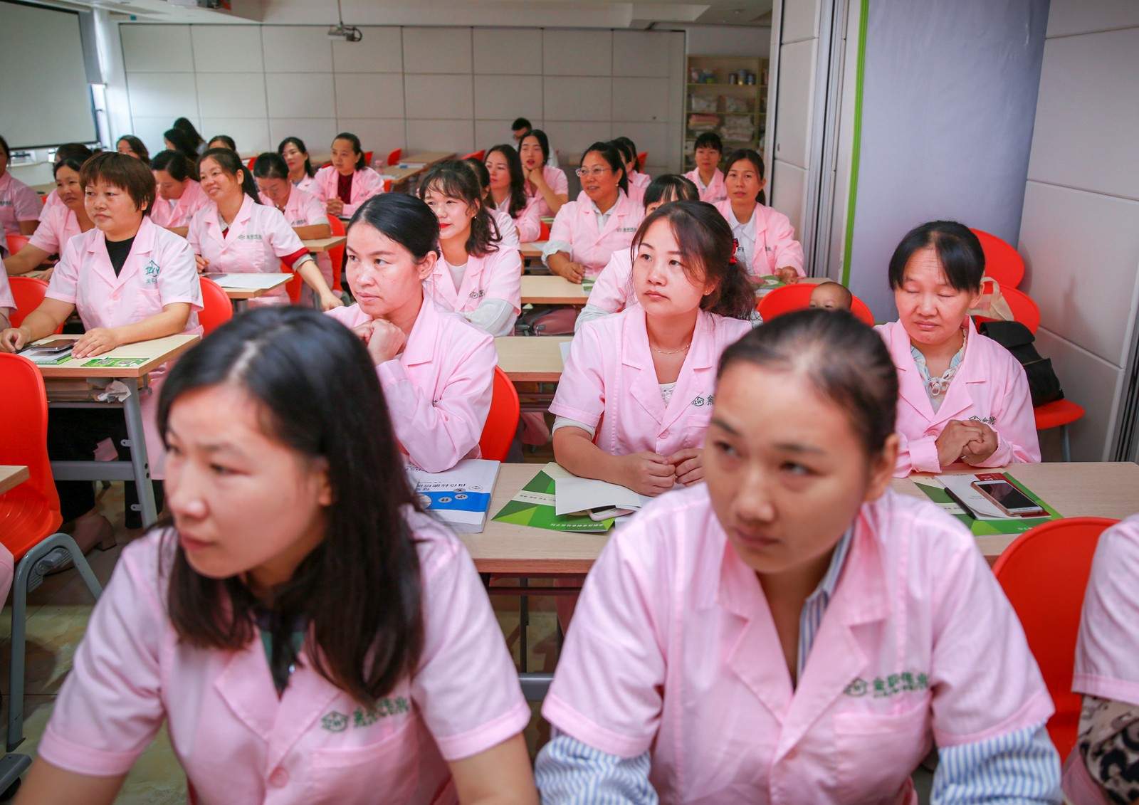 如何选择上海口碑最好的月嫂培训学校