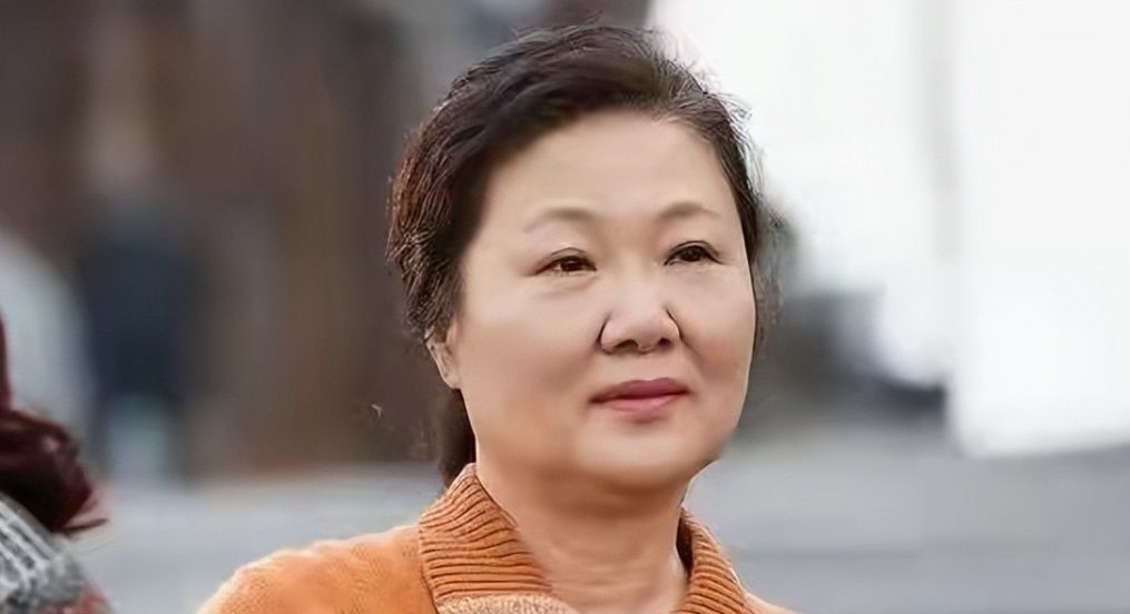 西安单身女携手住家男保姆