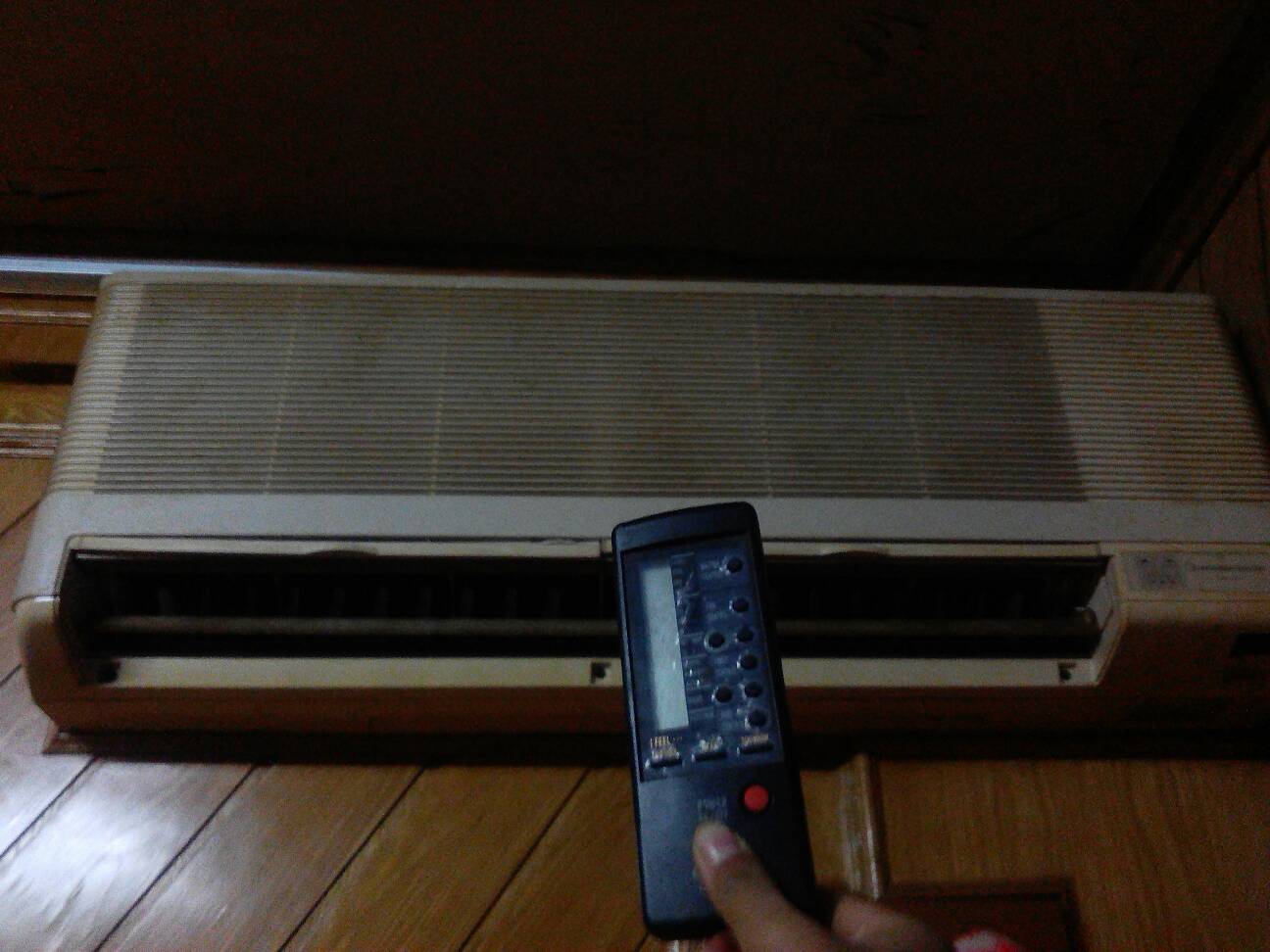 如何解决空调制冷出热风问题