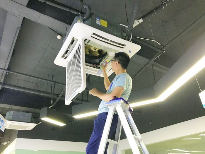 仔细检查和维修