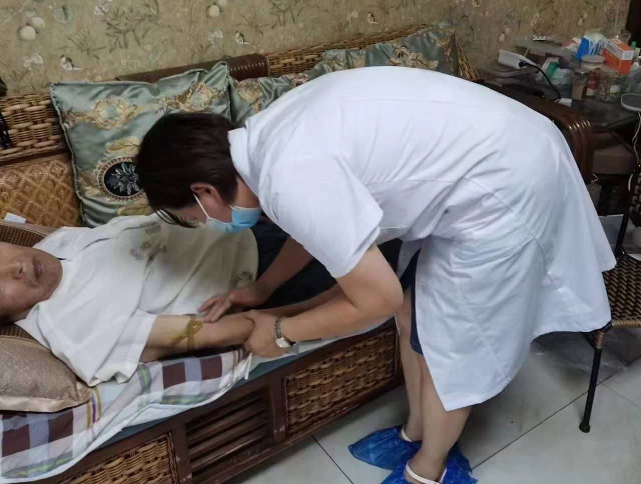 提供温馨、安全的居家护理服务