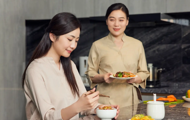 杭州做饭阿姨的付出与回报