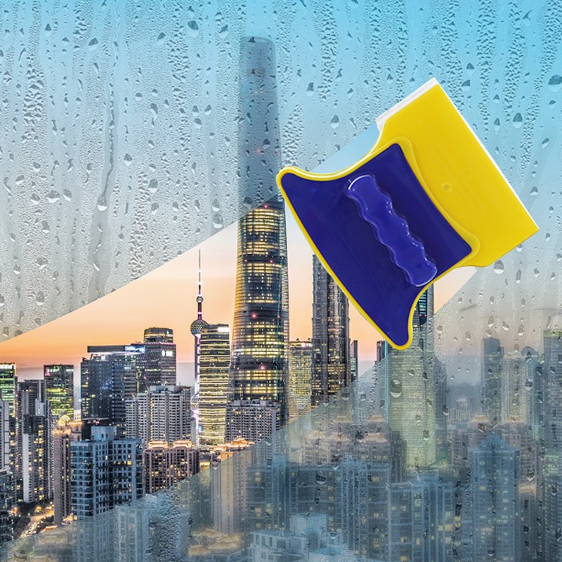 使用专业的擦窗工具