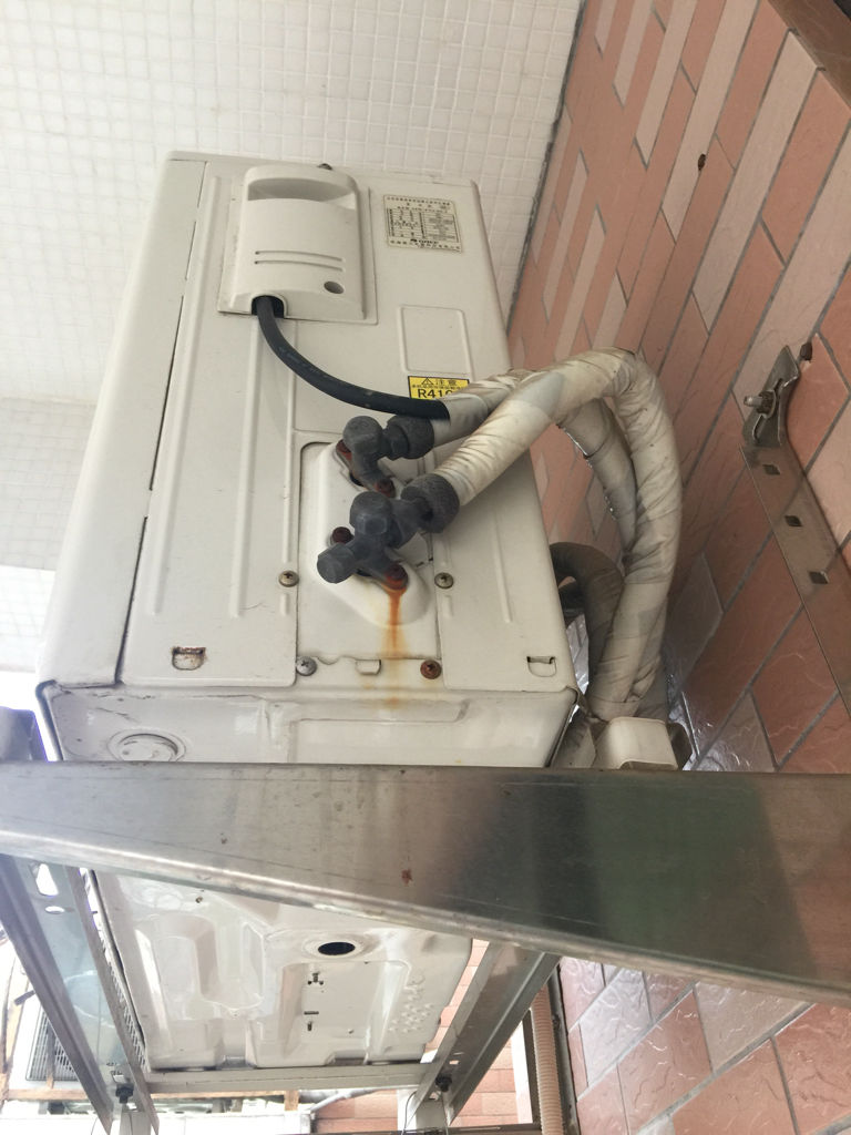 1. 内部结冰导致漏水